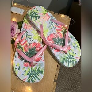 🧨Unbranded woman size 5-6 NWOT flip flops